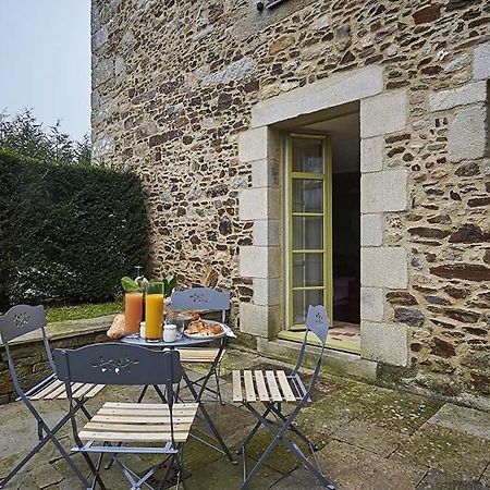 Gite La Terrasse - Manoir Le Plessix Madeuc Corseul Buitenkant foto